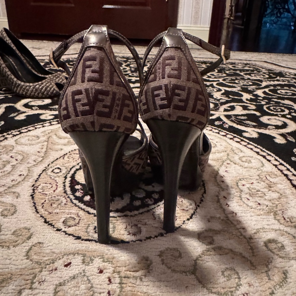 Fendi Brown Peep-Toe Heels Sandals - Picture 4 of 6